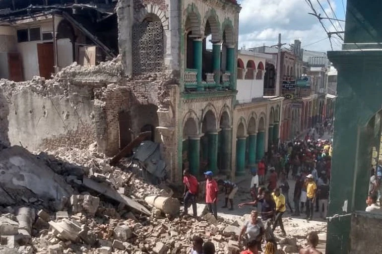 Haiti depreminde ölenlerin sayısı bin 400'ü geçti binlerce kişi yaralı